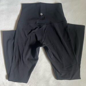 Black Lululemon Capri leggings